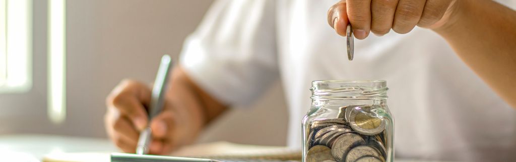 Cost of living in Thailand illustrated by savings planning and household budgeting