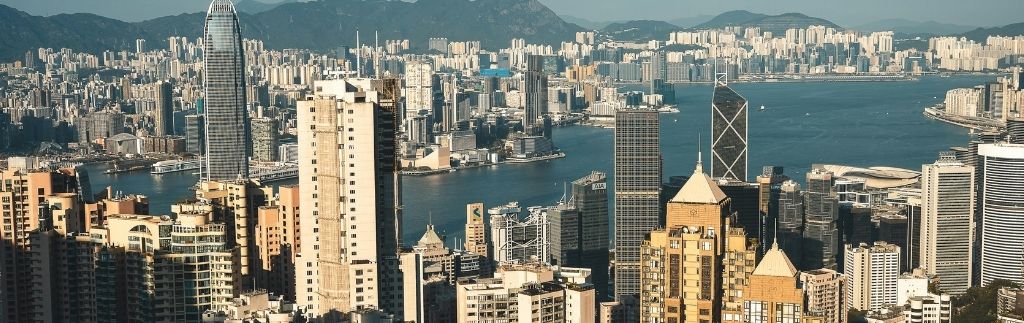 c'est une vue d'ensemble sur les buildings de hong kong pour la TVA à Hong Kong