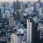 È sicuro andare in Thailandia ora – vista panoramica della città, che offre un'idea della vita moderna e delle infrastrutture del paese.