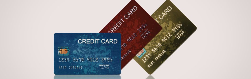 Wise Thaïlande — trois cartes de crédit bleue, rouge et dorée pour les paiements internationaux et multi-devises en Thaïlande