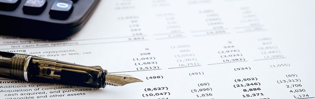 Bilancio – documento finanziario con dati contabili, calcoli e strumenti utilizzati per l’analisi economica e la gestione aziendale.