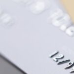 Wise Thailandia – carte bancarie moderne che rappresentano trasferimenti internazionali, pagamenti digitali e gestione del denaro online.